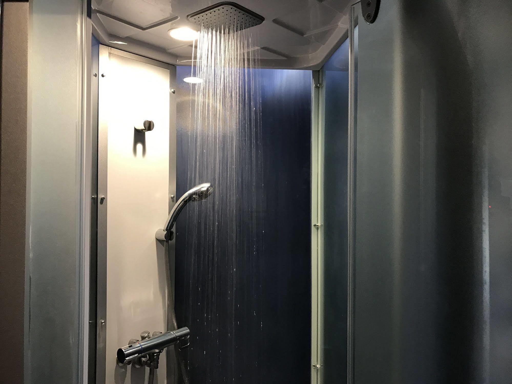 Capsule Inn Shimbashi Tokio Exterior foto